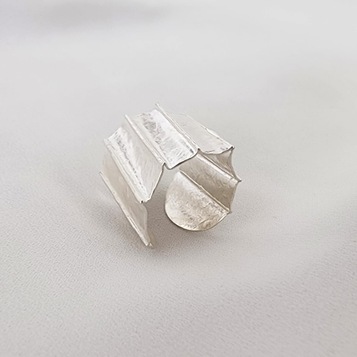 Folded Silhouette Ring sterling silver 950 artisan jewelry side view