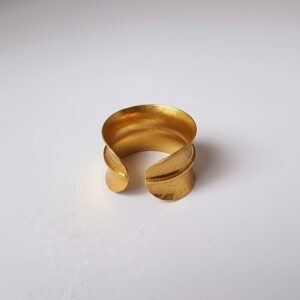 Handcrafted Wide Leaf Ring 24k gold-plated bronze adjustable artisan jewelry front