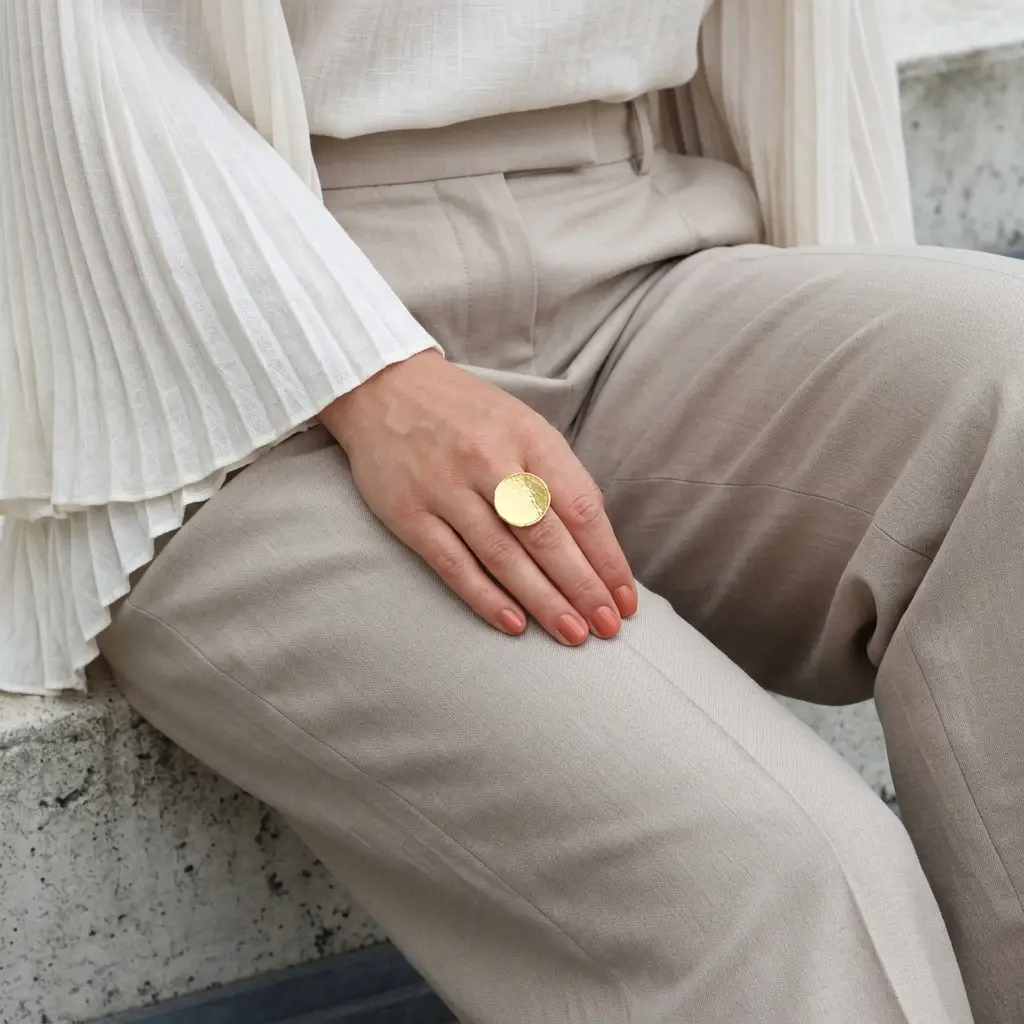 Adjustable Hoja Victoria Regia Ring in 24k gold-plated bronze, inspired by the rounded leaf form of the Victoria Regia plant.